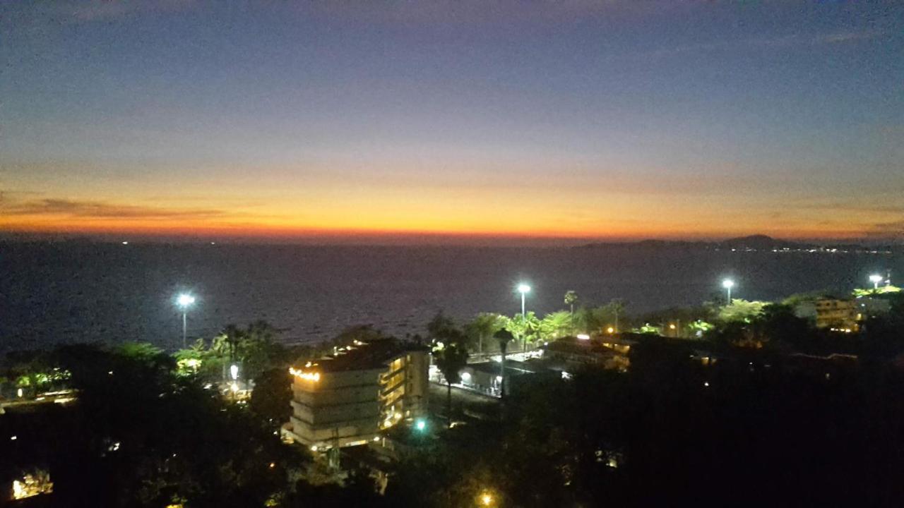 Sea View Beachfront Condos Pattaya Jomtien Beach Esterno foto