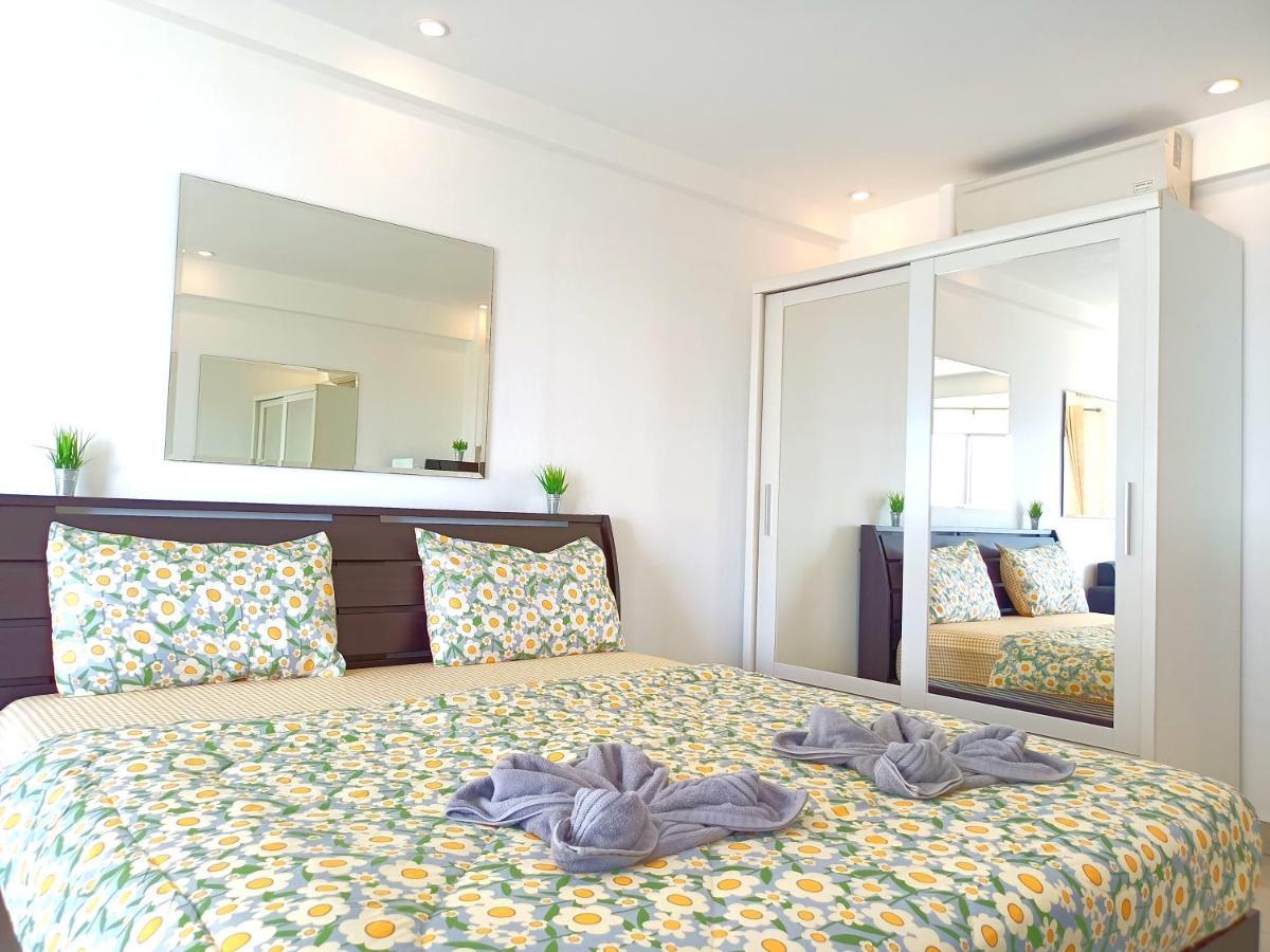 Sea View Beachfront Condos Pattaya Jomtien Beach Esterno foto