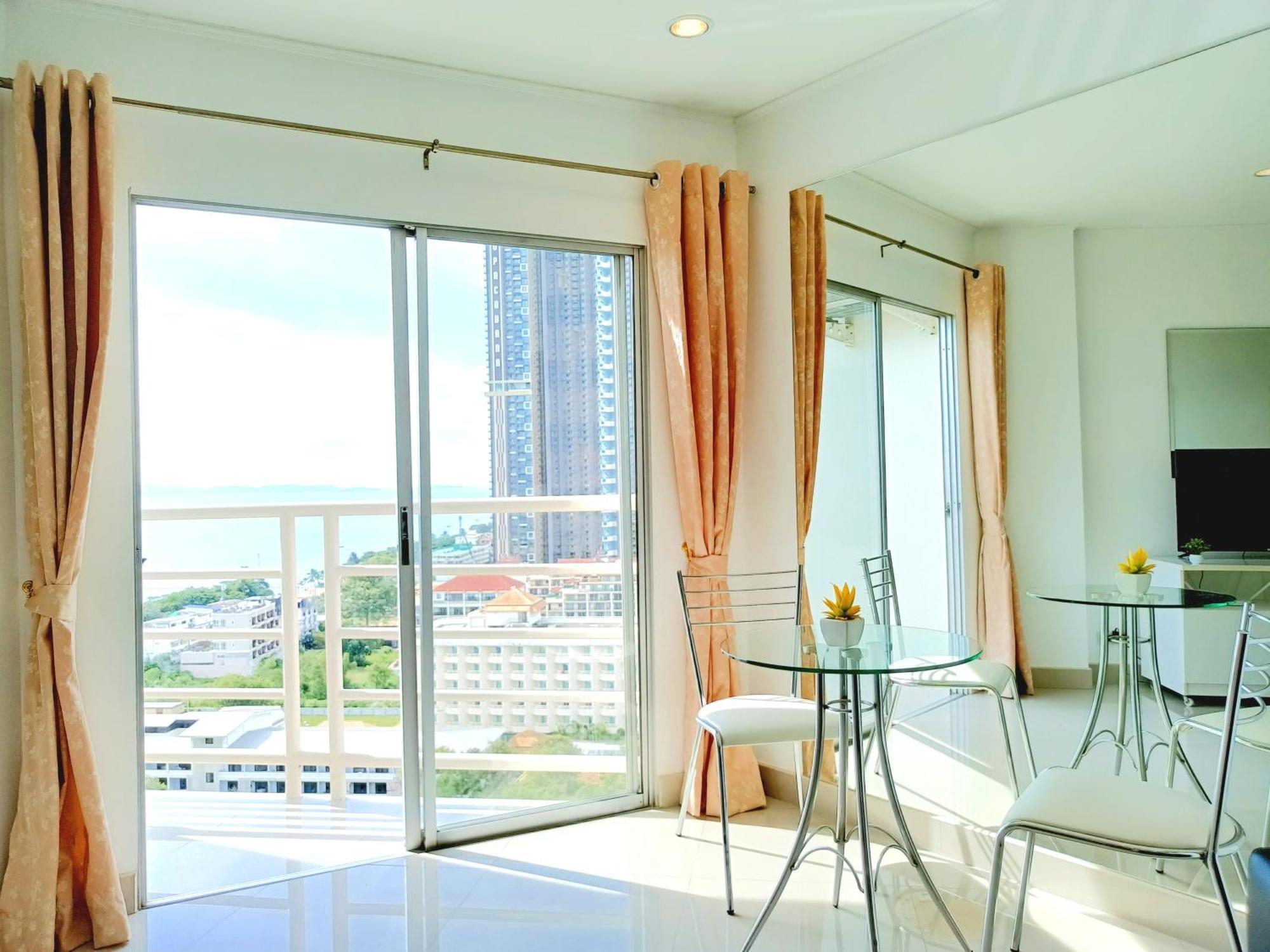 Sea View Beachfront Condos Pattaya Jomtien Beach Esterno foto