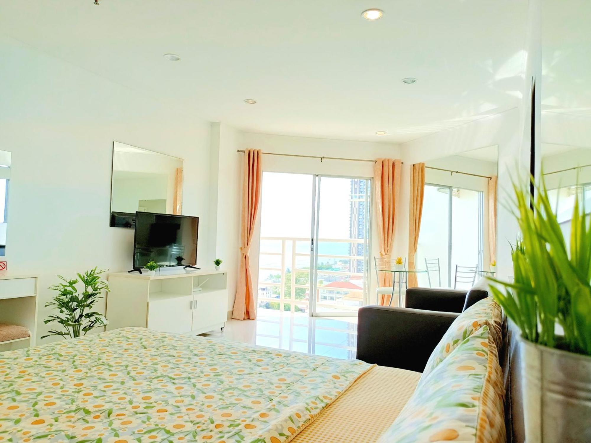 Sea View Beachfront Condos Pattaya Jomtien Beach Esterno foto