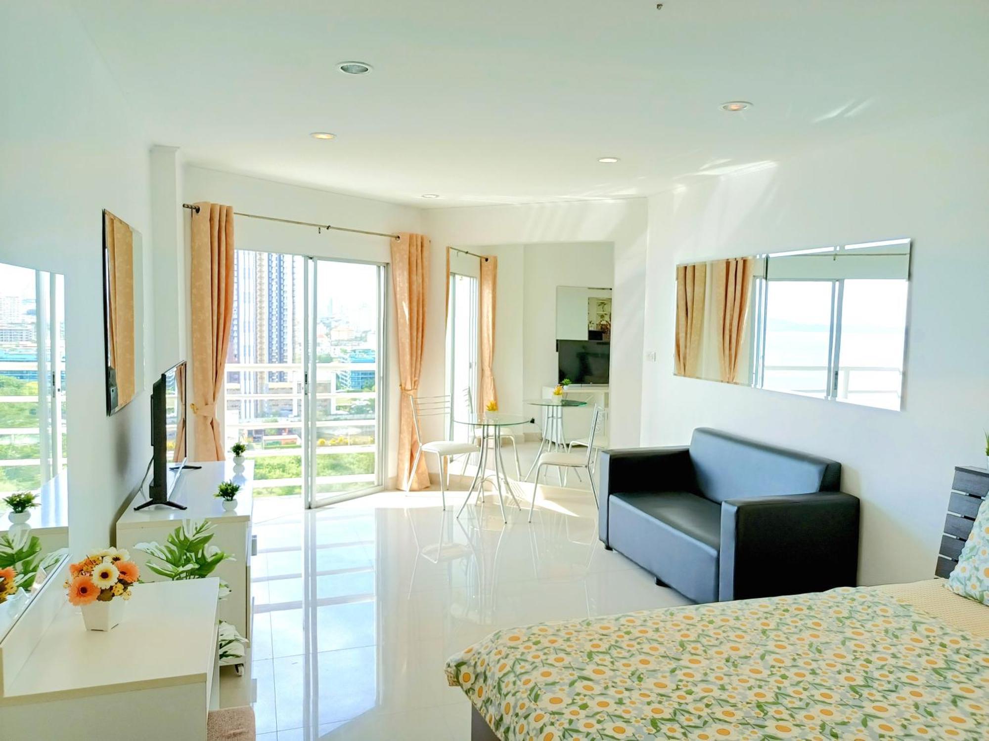 Sea View Beachfront Condos Pattaya Jomtien Beach Esterno foto