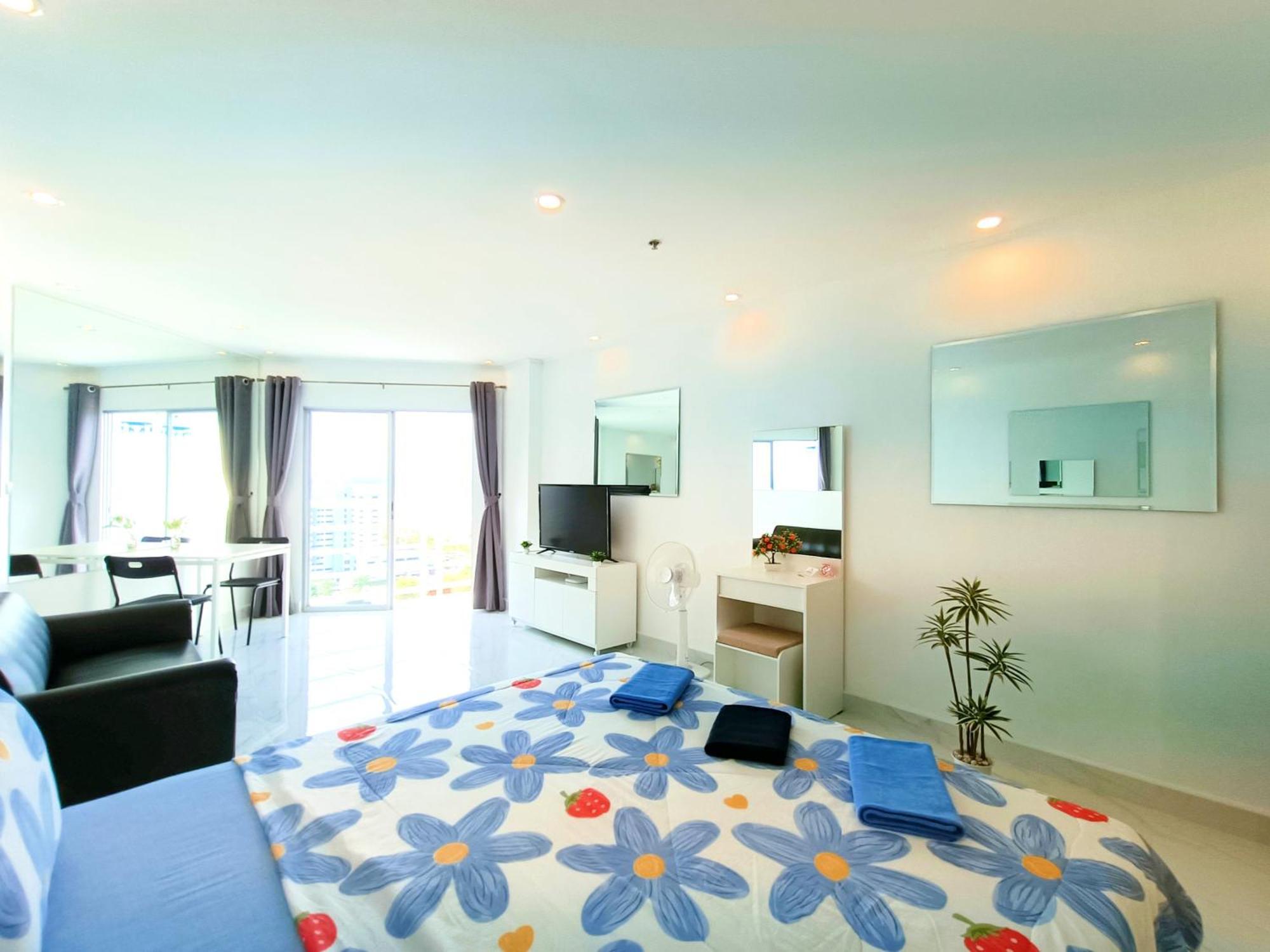 Sea View Beachfront Condos Pattaya Jomtien Beach Esterno foto
