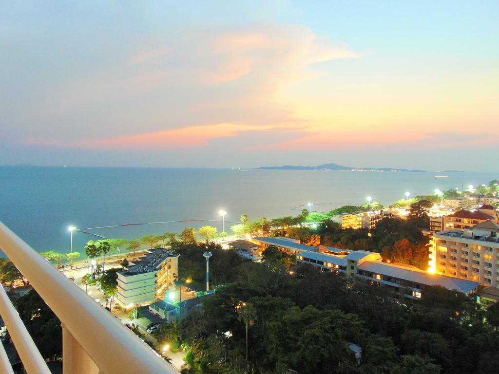 Sea View Beachfront Condos Pattaya Jomtien Beach Esterno foto